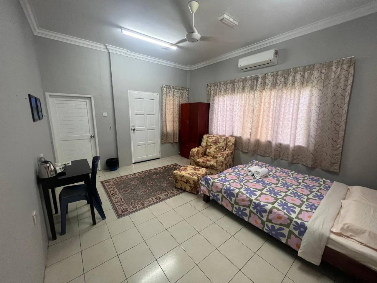 Putra Sentosa Retreat Camp, Sematan Hotel Cameră foto